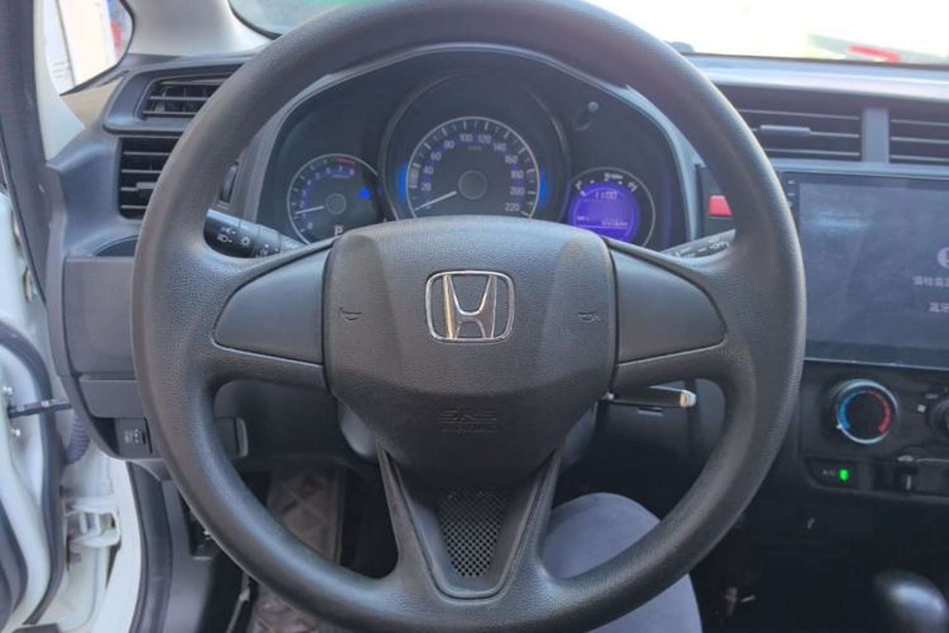 Used Honda Fit 2016 1.5L LXS CVT Comfort Sunroof Version Steering Wheel