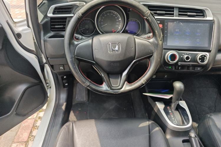 Used Honda Fit 2016 1.5L SES CVT Fashion Sunroof Edition Steering Wheel