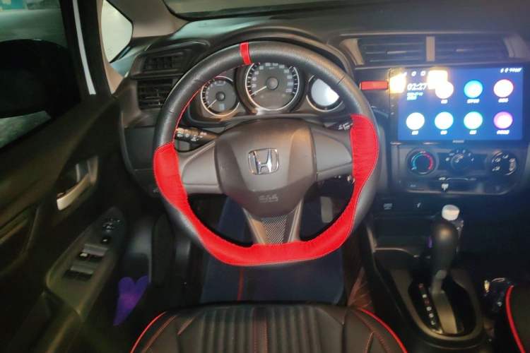 Used Honda Fit 2016 1.5L SES CVT Fashion Sunroof Edition Steering Wheel