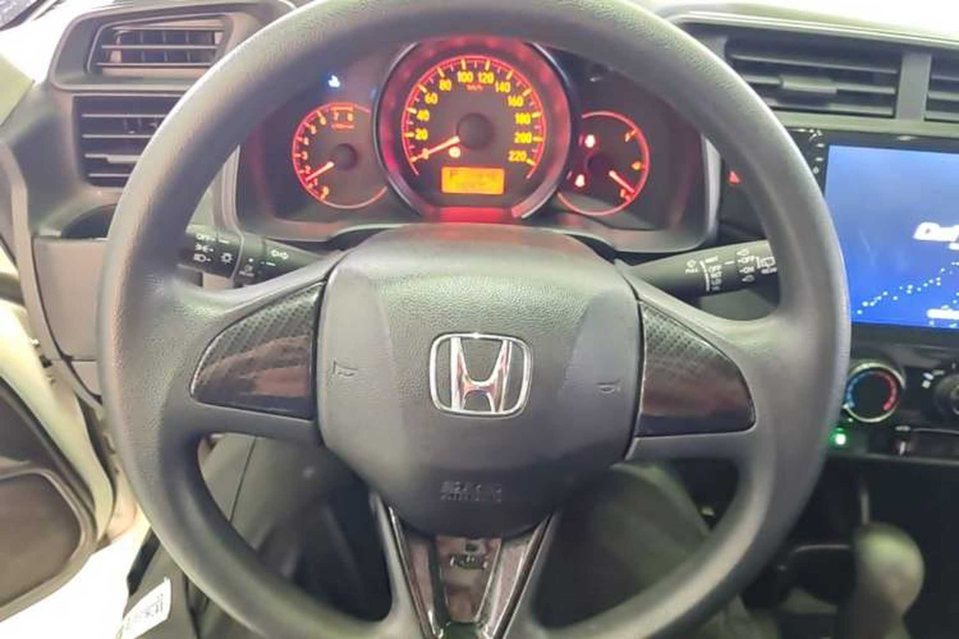 Used Honda Fit 2016 1.5L LX CVT Comfort Model Steering Wheel