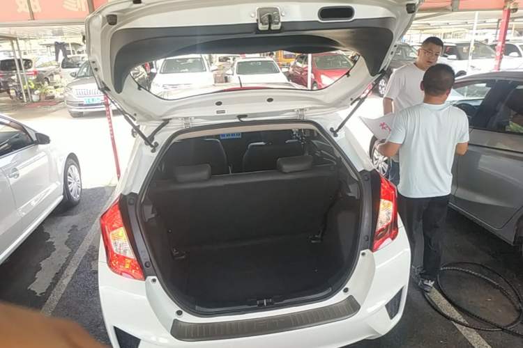 Used Honda Fit 2016 1.5L LX CVT Comfort Model Trunk