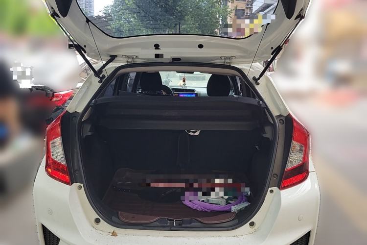Used Honda Fit 2016 1.5L SE CVT Fashion Model Trunk
