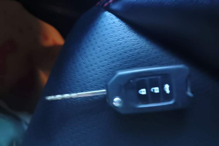 Used Honda Fit 2016 1.5L SES CVT Fashion Sunroof Edition Vehicle Key