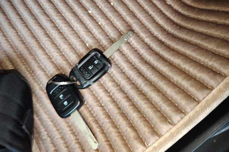 Used Honda Fit 2016 1.5L LXS CVT Comfort Sunroof Version Vehicle Key