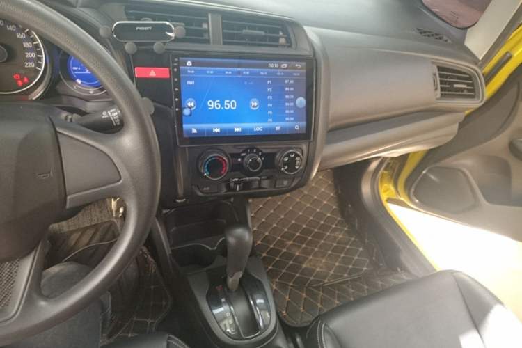 Used Honda Fit 2016 1.5L LXS CVT Comfort Sunroof Version Audio And AC Panel