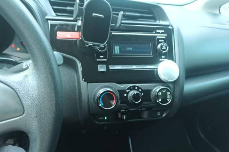 Used Honda Fit 2016 1.5L LX CVT Comfort Model Audio And AC Panel
