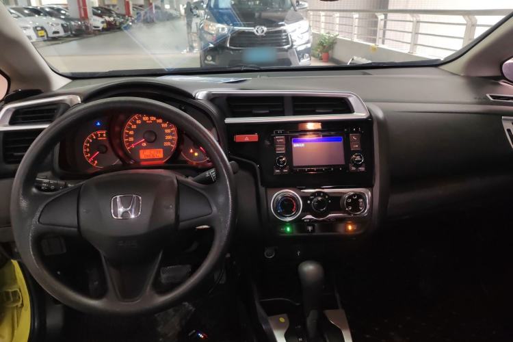 Used Honda Fit 2016 1.5L LX CVT Comfort Model Center Console