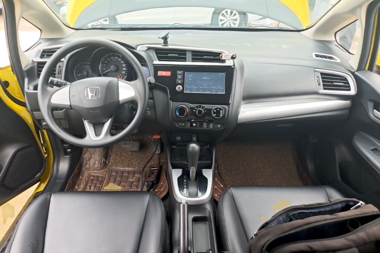 Used Honda Fit 2016 1.5L LXS CVT Comfort Sunroof Version Center Console