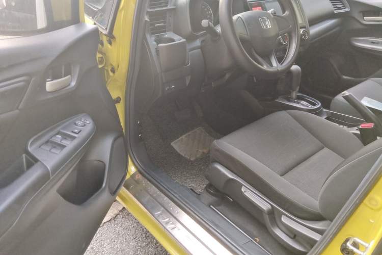 Used Honda Fit 2016 1.5L LXS CVT Comfort Sunroof Version Driver Seat