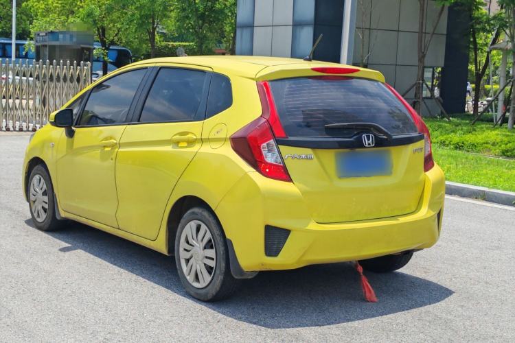 Used Honda Fit 2016 1.5L LX CVT Comfort Model Exterior 2
