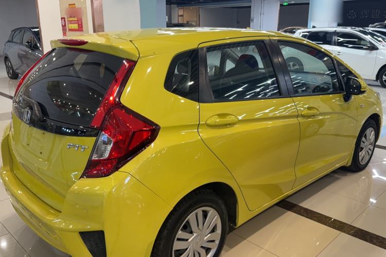 Used Honda Fit 2016 1.5L LX CVT Comfort Model Exterior 3