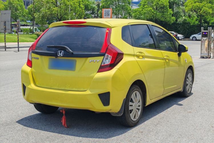 Used Honda Fit 2016 1.5L LX CVT Comfort Model Exterior 4