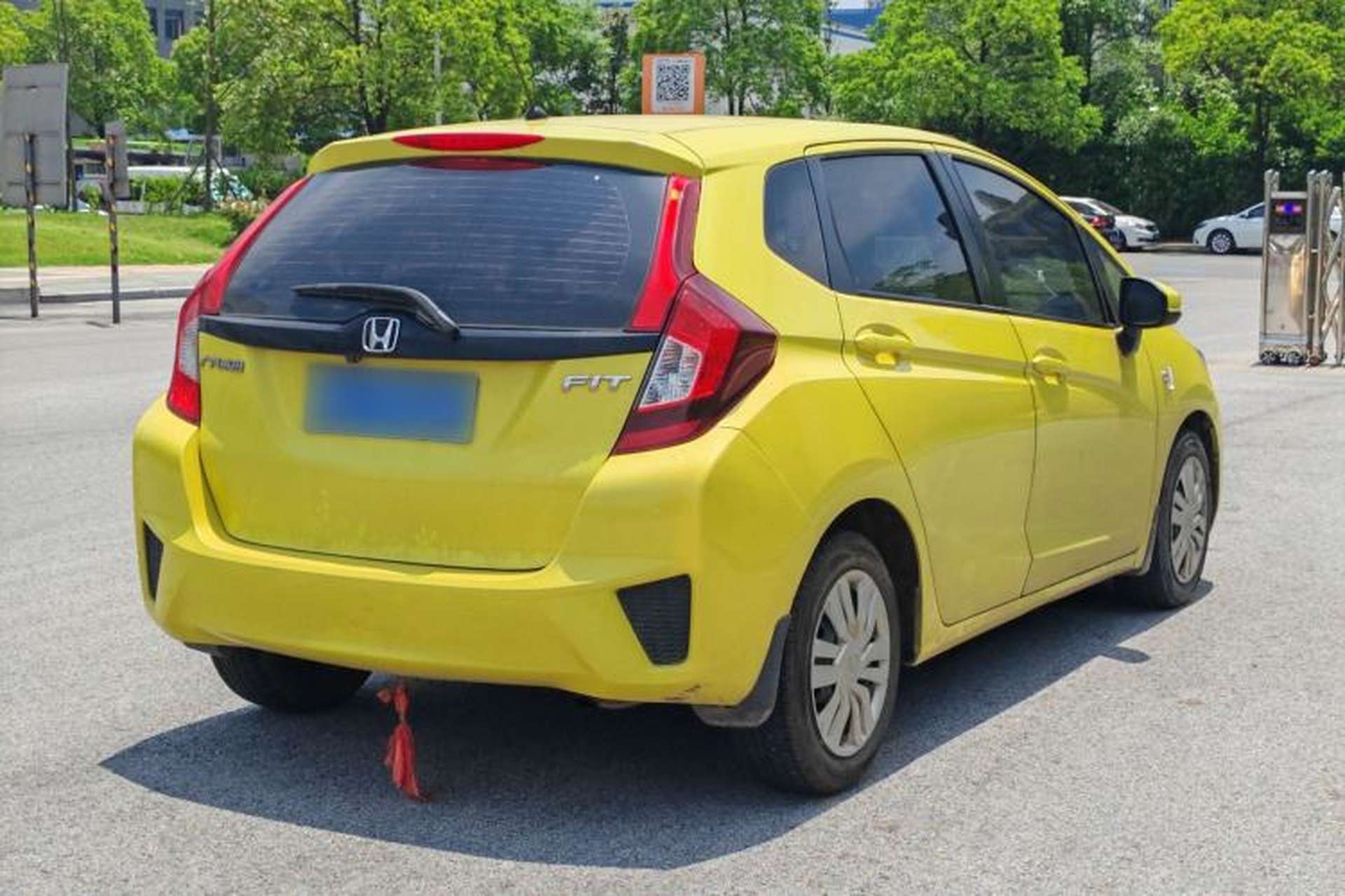 Used Honda Fit 2016 1.5L LX CVT Comfort Model Exterior 4