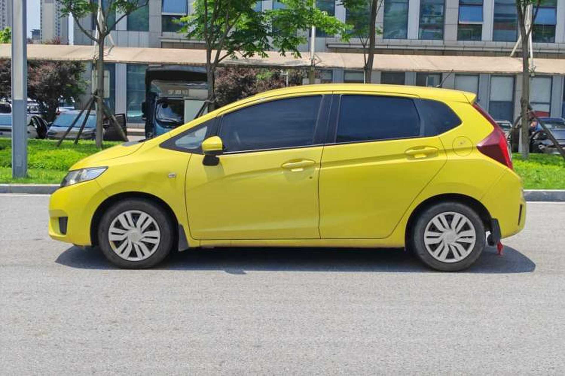 Used Honda Fit 2016 1.5L LX CVT Comfort Model Exterior 7