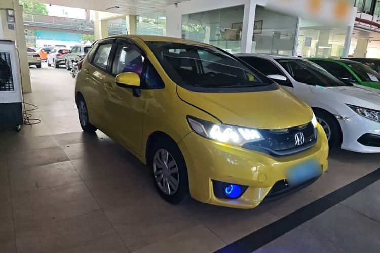 Used Honda Fit 2016 1.5L LX CVT Comfort Model Front Right 45 Deg