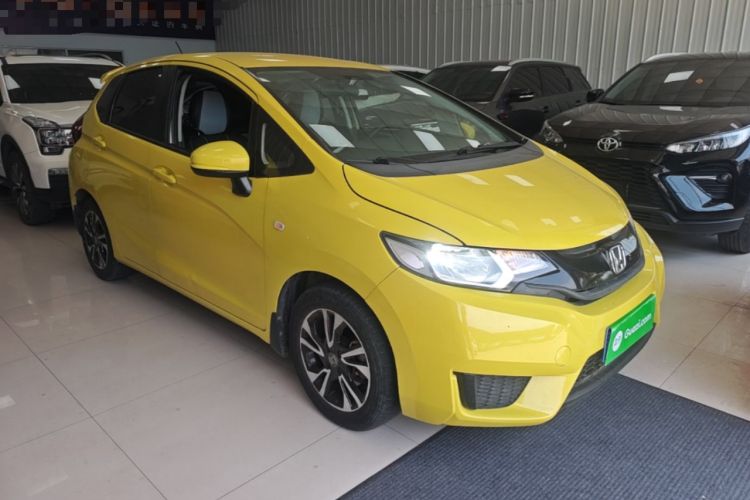 Used Honda Fit 2016 1.5L LX CVT Comfort Model Front Right 45 Deg