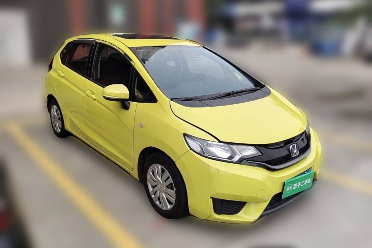Used Honda Fit 2016 1.5L LXS CVT Comfort Sunroof Version Front Right 45 Deg