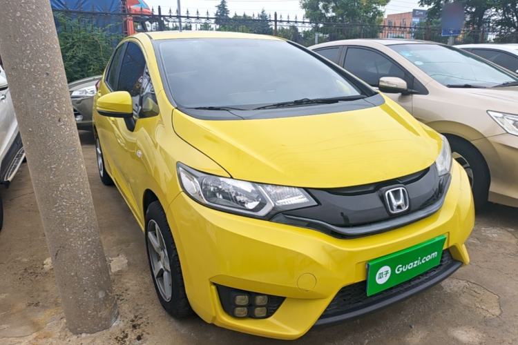 Used Honda Fit 2016 1.5L LXS CVT Comfort Sunroof Version Front Right 45 Deg