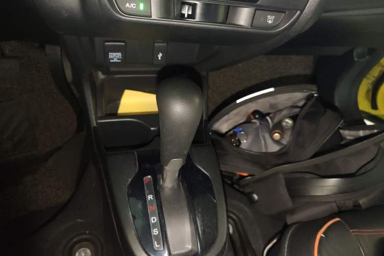Used Honda Fit 2016 1.5L LX CVT Comfort Model Gear Lever