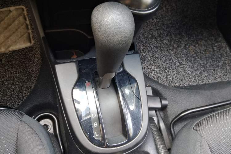 Used Honda Fit 2016 1.5L LXS CVT Comfort Sunroof Version Gear Lever