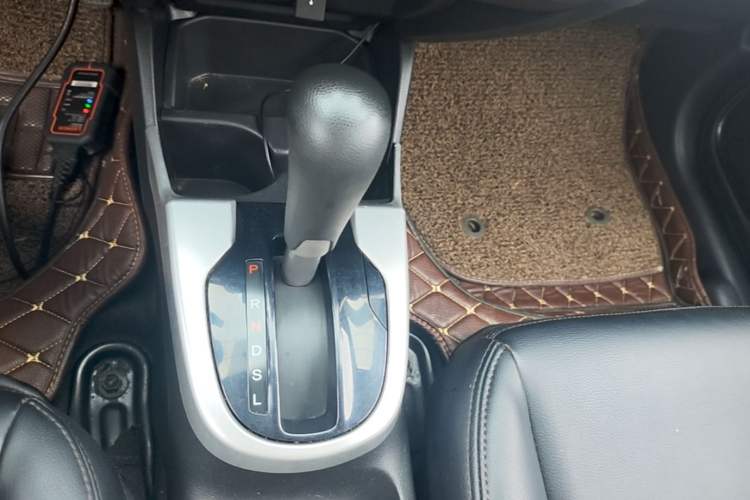 Used Honda Fit 2016 1.5L LXS CVT Comfort Sunroof Version Gear Lever