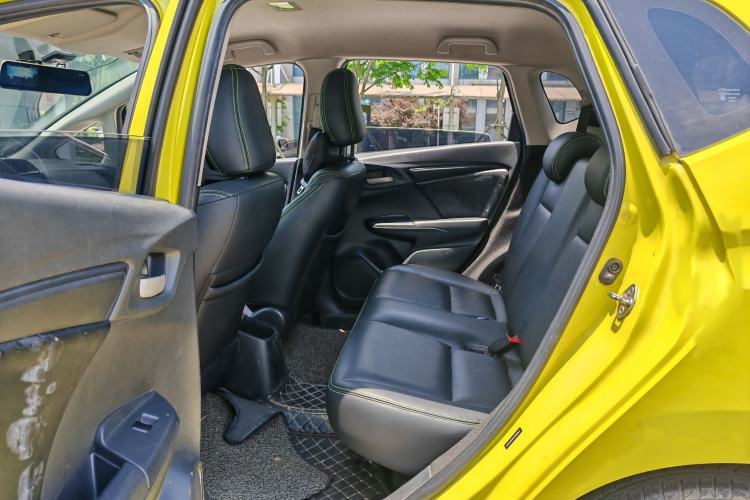 Used Honda Fit 2016 1.5L LX CVT Comfort Model Interior 3
