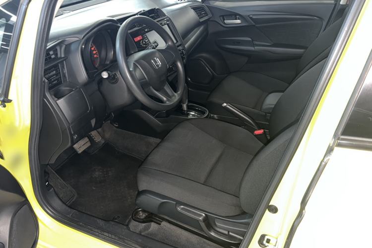 Used Honda Fit 2016 1.5L LX CVT Comfort Model Interior 4