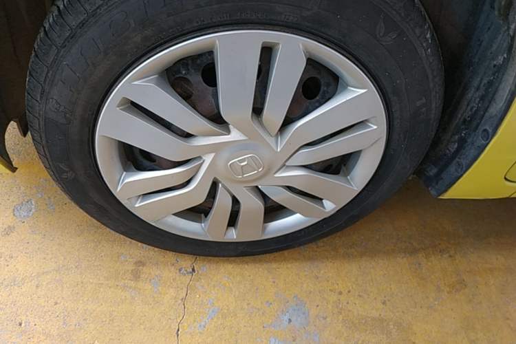 Used Honda Fit 2016 1.5L LXS CVT Comfort Sunroof Version Left Front Wheel Hub
