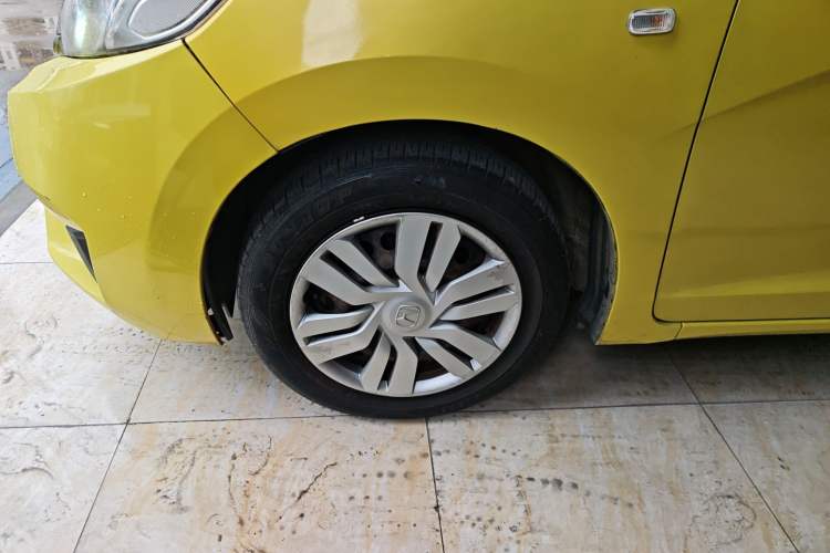 Used Honda Fit 2016 1.5L LX CVT Comfort Model Left Front Wheel Hub