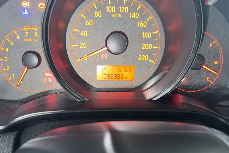 Used Honda Fit 2016 1.5L LX CVT Comfort Model Odometer Close Up