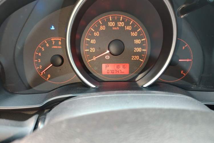 Used Honda Fit 2016 1.5L LX CVT Comfort Model Odometer Close Up