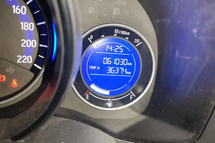 Used Honda Fit 2016 1.5L LXS CVT Comfort Sunroof Version Odometer Close Up