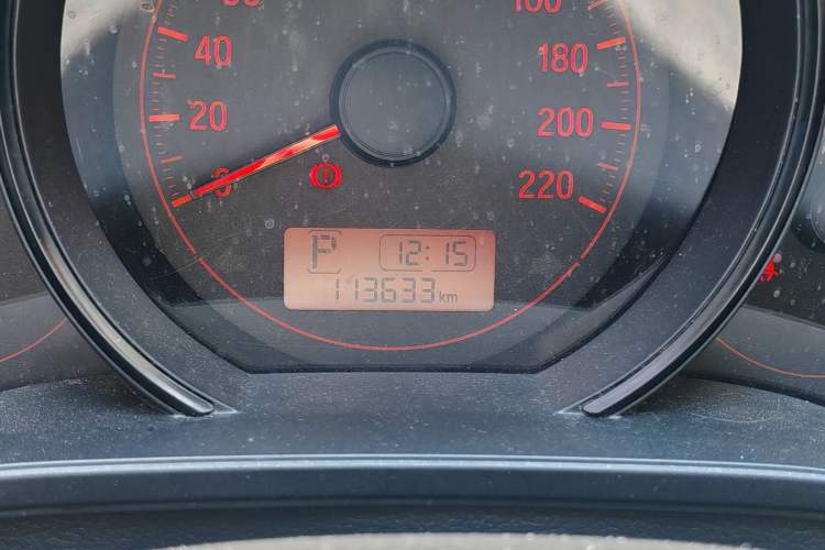 Used Honda Fit 2016 1.5L LX CVT Comfort Model Odometer Close Up