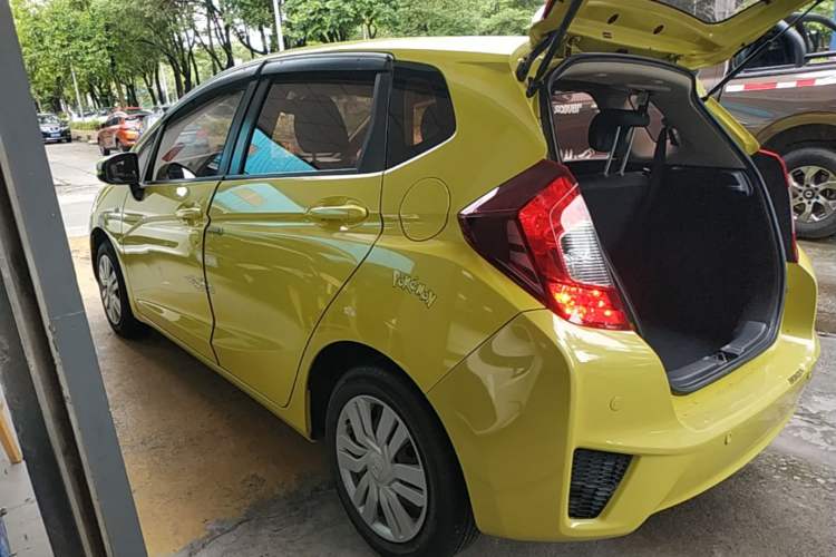 Used Honda Fit 2016 1.5L LXS CVT Comfort Sunroof Version Rear Left 45 Deg