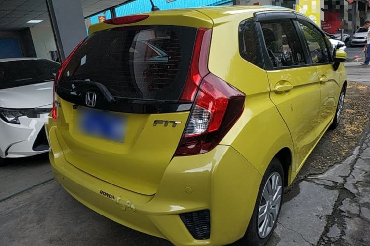 Used Honda Fit 2016 1.5L LXS CVT Comfort Sunroof Version Rear Right 45 Deg