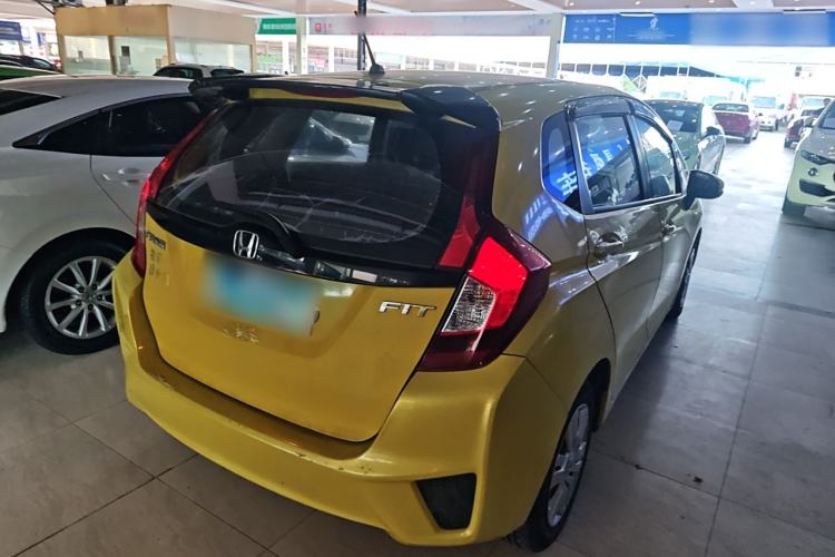 Used Honda Fit 2016 1.5L LX CVT Comfort Model Rear Right 45 Deg