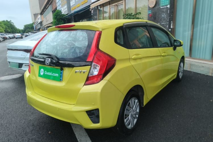 Used Honda Fit 2016 1.5L LX CVT Comfort Model Rear Right 45 Deg