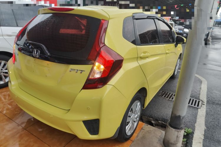 Used Honda Fit 2016 1.5L LXS CVT Comfort Sunroof Version Rear Right 45 Deg