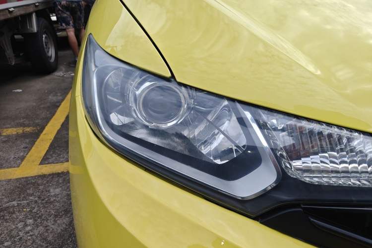 Used Honda Fit 2016 1.5L LX CVT Comfort Model Right Front Headlight