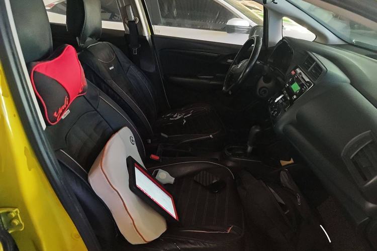 Used Honda Fit 2016 1.5L LX CVT Comfort Model Right Front Seat