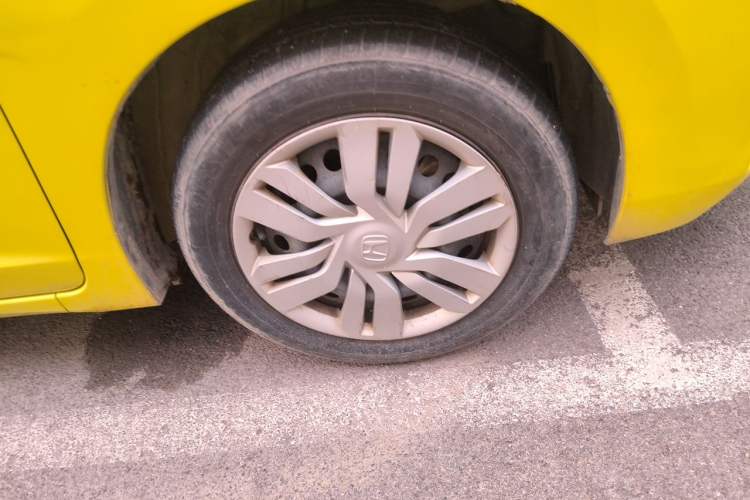 Used Honda Fit 2016 1.5L LXS CVT Comfort Sunroof Version Right Front Wheel Hub