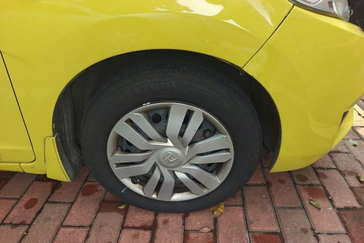 Used Honda Fit 2016 1.5L LXS CVT Comfort Sunroof Version Right Front Wheel Hub