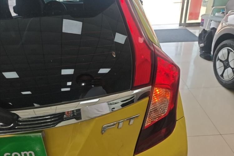 Used Honda Fit 2016 1.5L LX CVT Comfort Model Right Rear Taillight