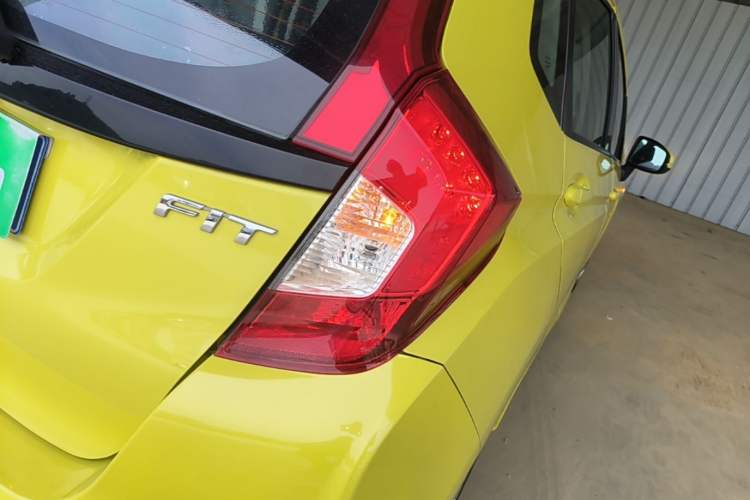 Used Honda Fit 2016 1.5L LX CVT Comfort Model Right Rear Taillight