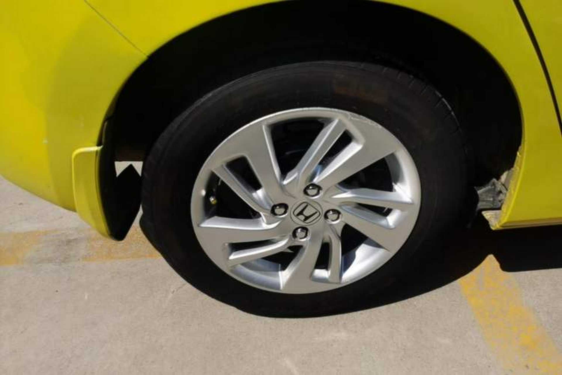 Used Honda Fit 2016 1.5L LX CVT Comfort Model Right Rear Wheel Hub