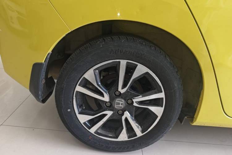 Used Honda Fit 2016 1.5L LX CVT Comfort Model Right Rear Wheel Hub