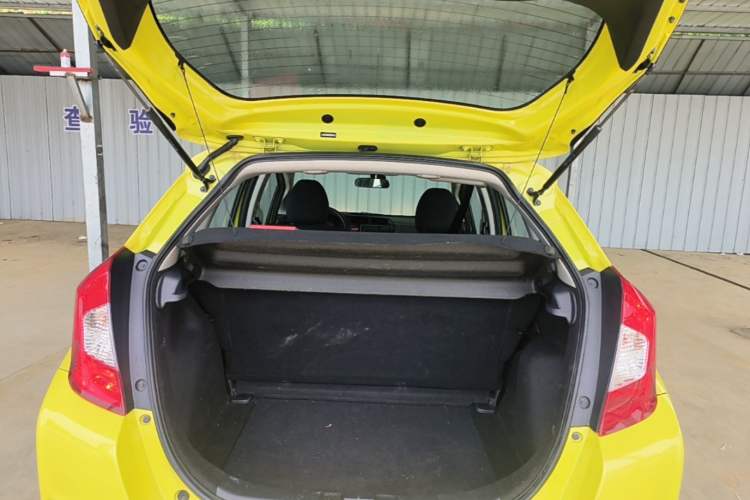 Used Honda Fit 2016 1.5L LX CVT Comfort Model Trunk