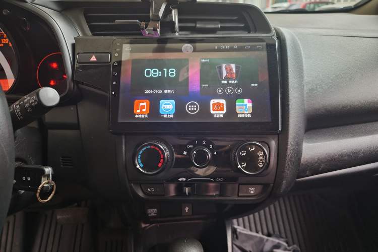 Used Honda Fit 2018 1.5L CVT Comfort Sunroof Version Audio And AC Panel