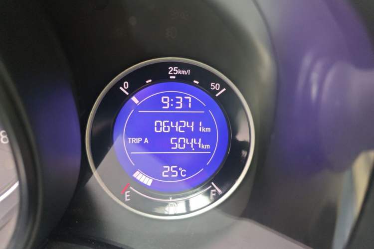 Used Honda Fit 2018 1.5L Manual Comfort Version Odometer Close Up