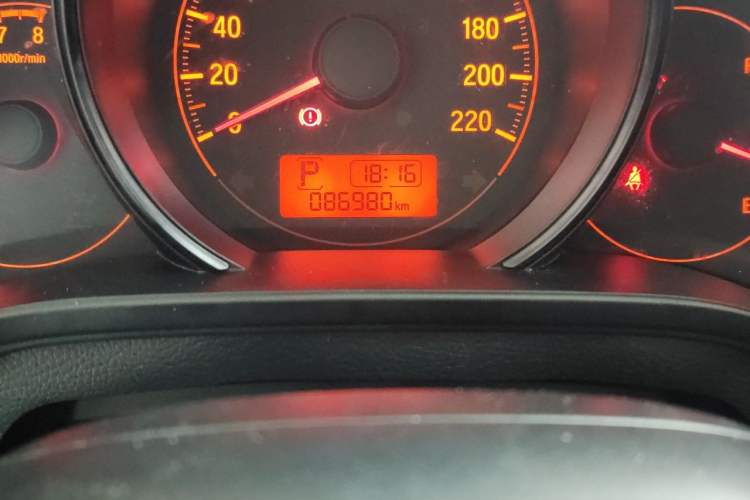 Used Honda Fit 2018 1.5L CVT Comfort Sunroof Version Odometer Close Up